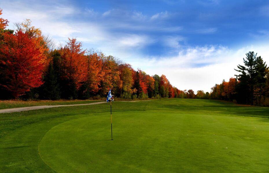 Golf Waterloo Golf Course: Napoleon, Quebec
