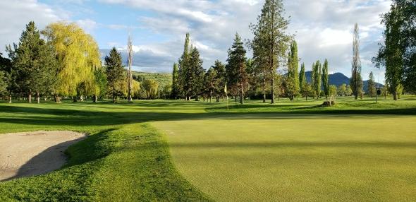 Spallumcheen Golf & Country Club: Executive, Vernon