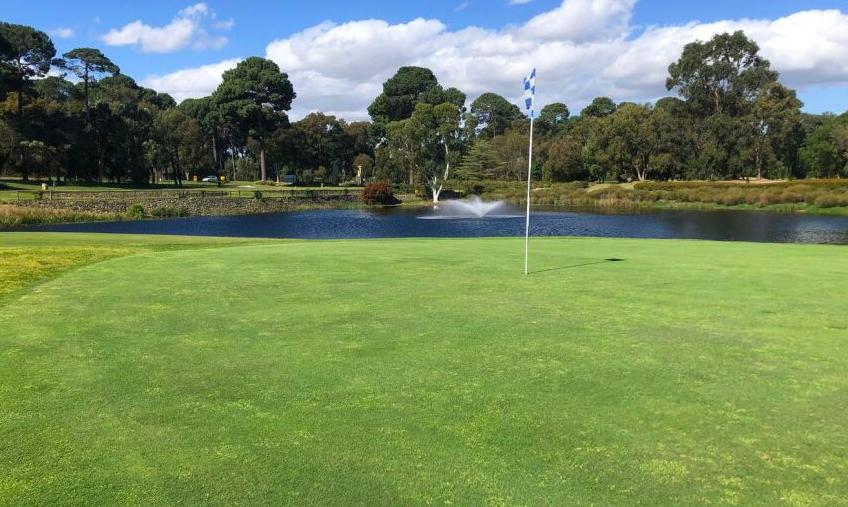 Collier Park Golf Course: Pines/Lake, Como Wa