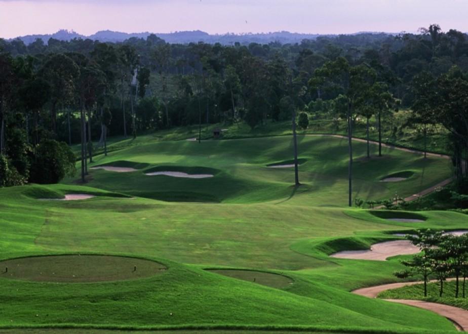 Labersa Golf & Country Club: Hill/Lake, Riau