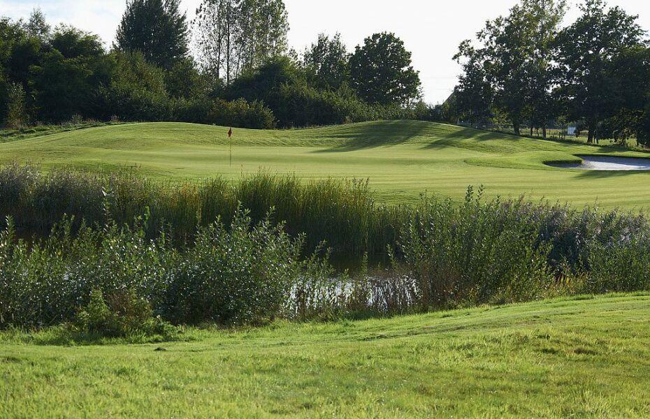 Drentsche Golf & Country Club: White/Red, Zeijerveen