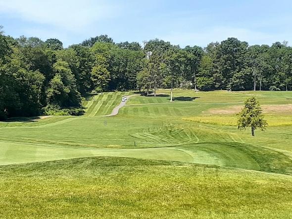 Rolling Meadows Country Club, Ellington
