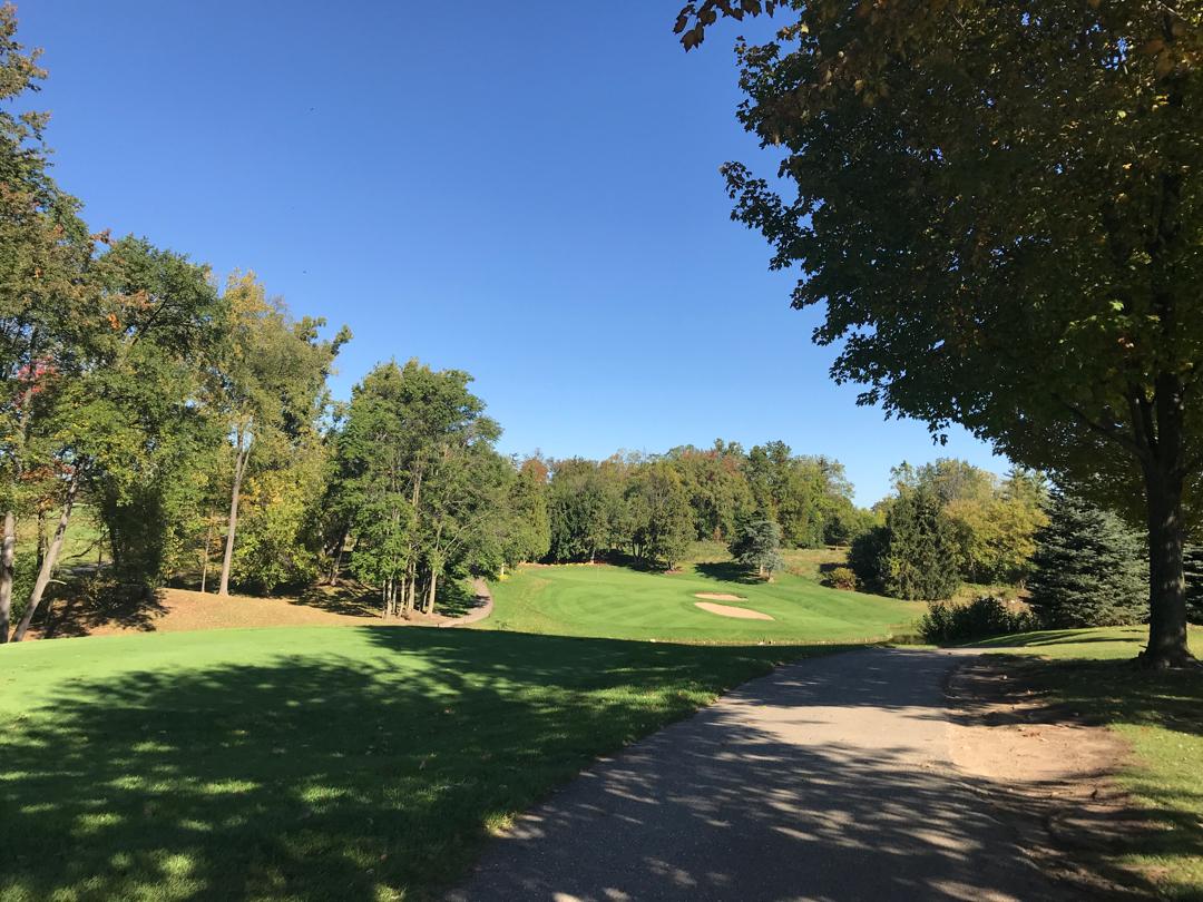 Saint John's Resort: The Little Cardinal, Plymouth