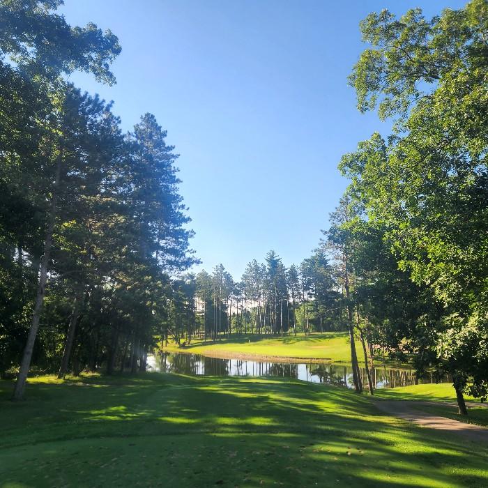 Apple Valley Golf Club, Howard