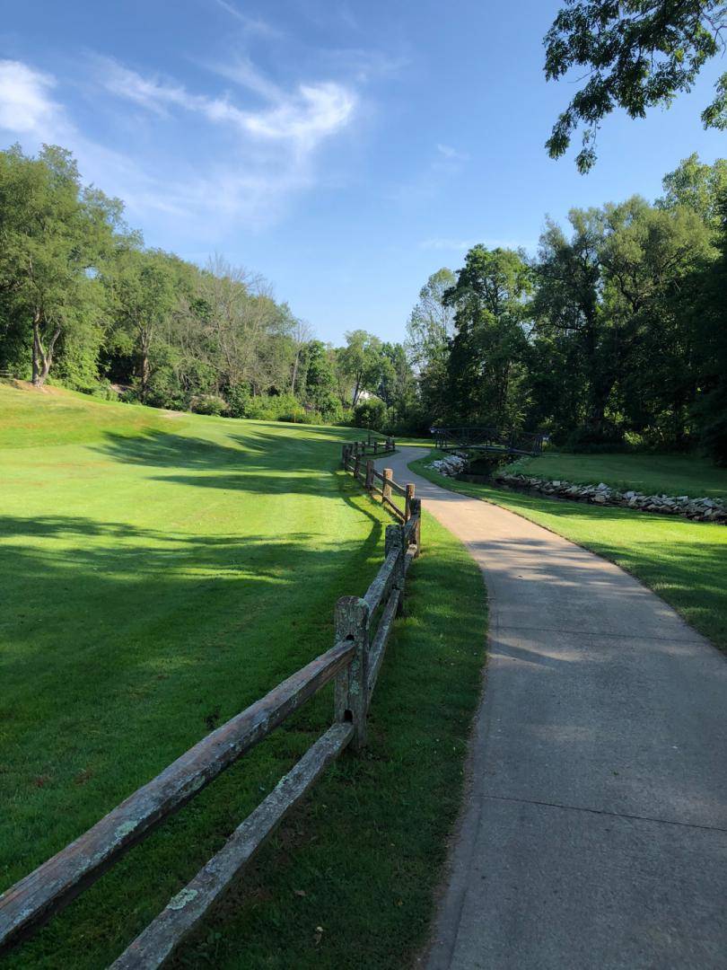 Sunny Hill Golf Course: 18 Holes, Kent